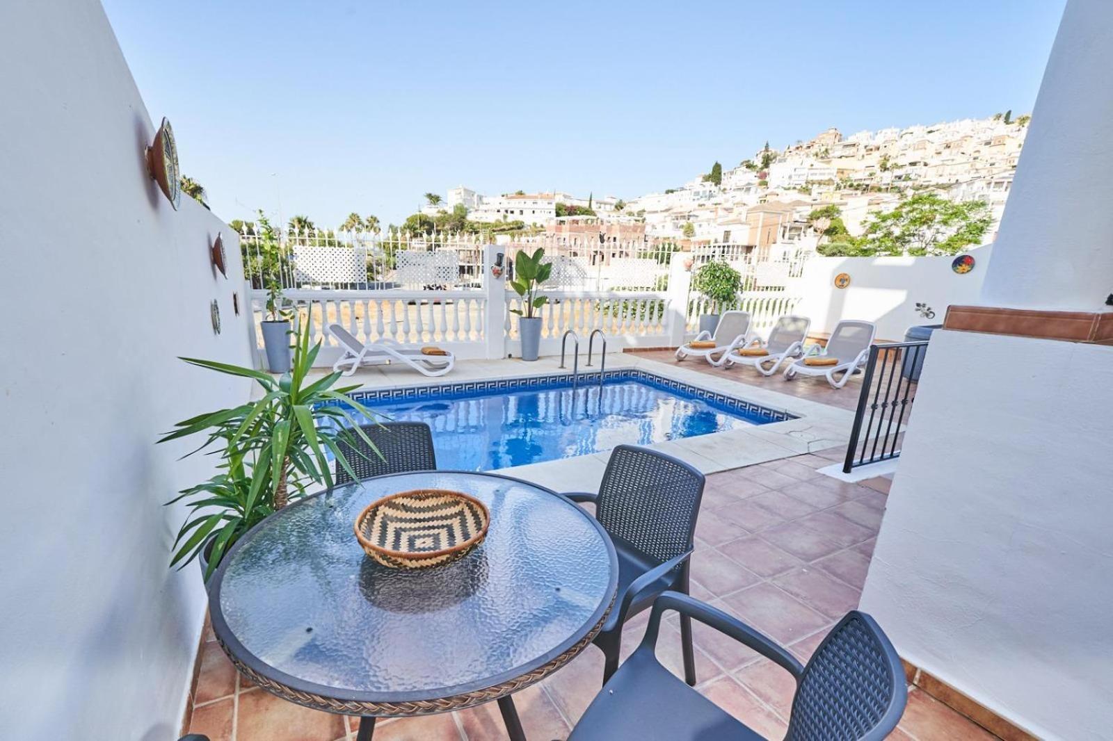Villa Pura - Private Jacuzzi & Heated Pool Nerja Exteriör bild