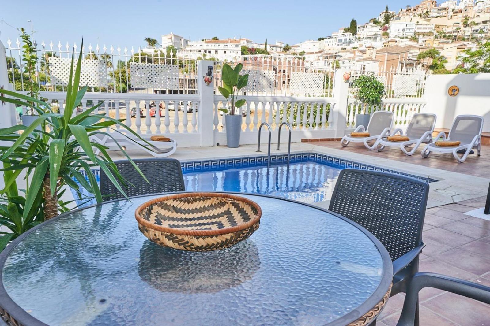 Villa Pura - Private Jacuzzi & Heated Pool Nerja Exteriör bild