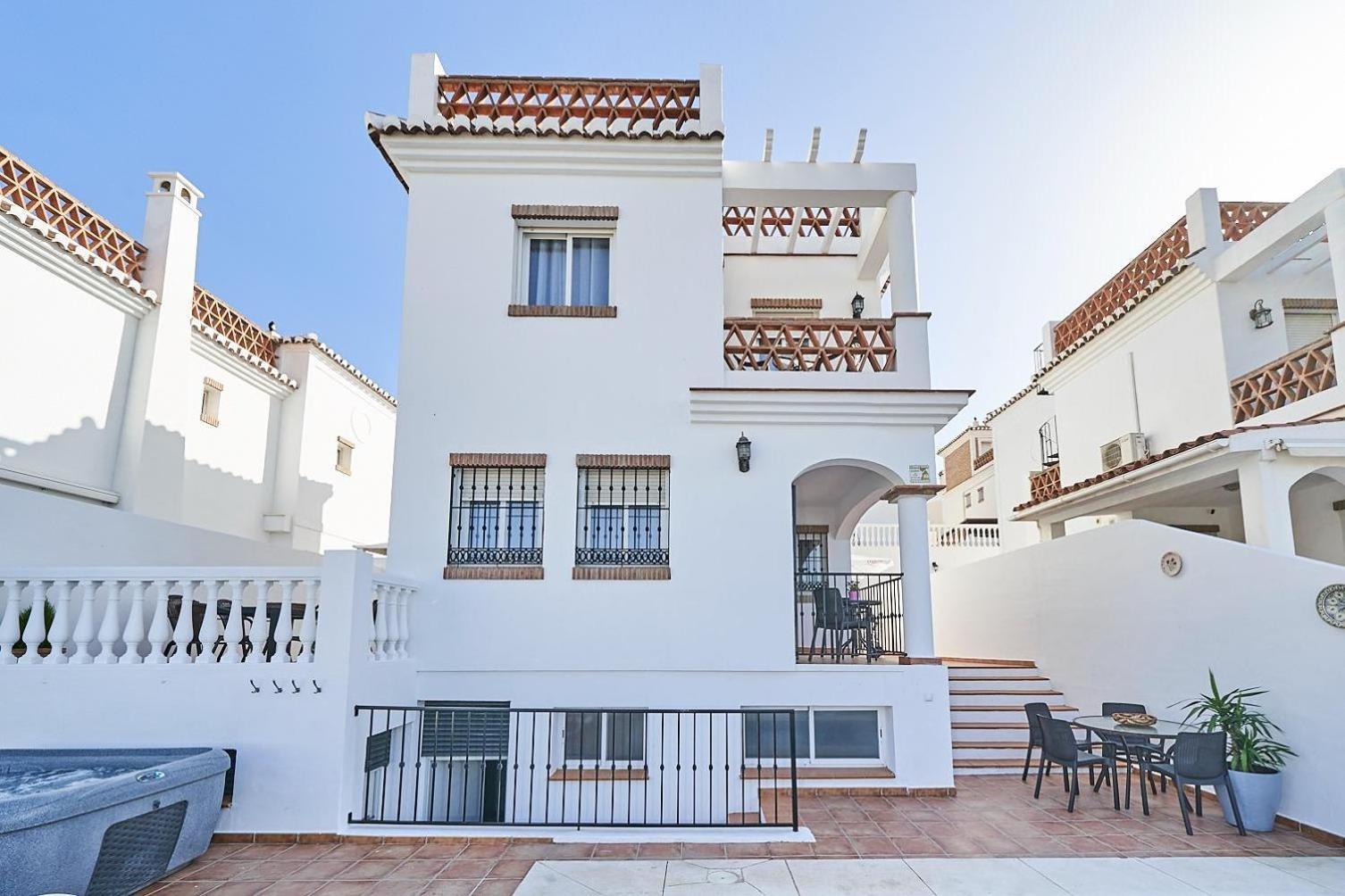 Villa Pura - Private Jacuzzi & Heated Pool Nerja Exteriör bild